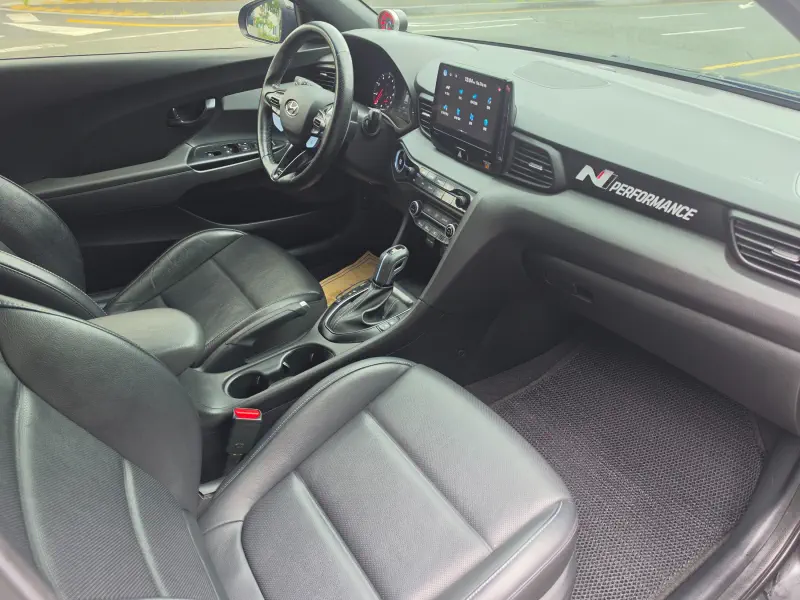 Hyundai Veloster