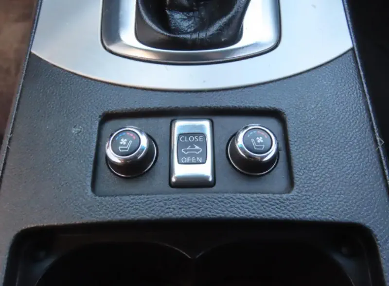 Infiniti G37