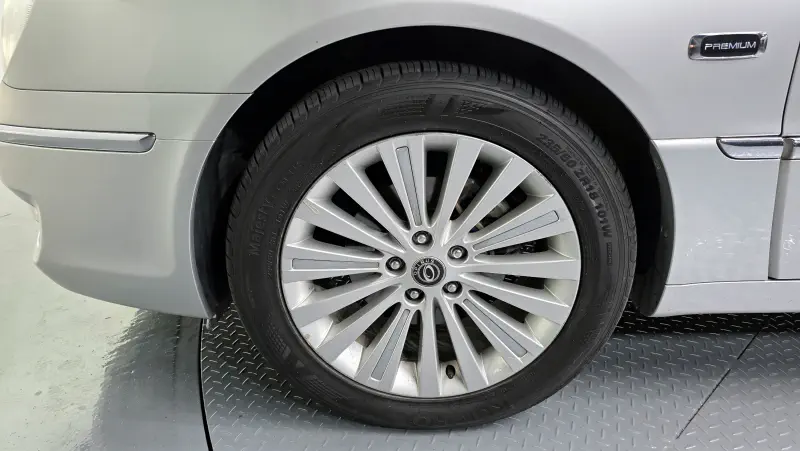 Kia OPIRUS