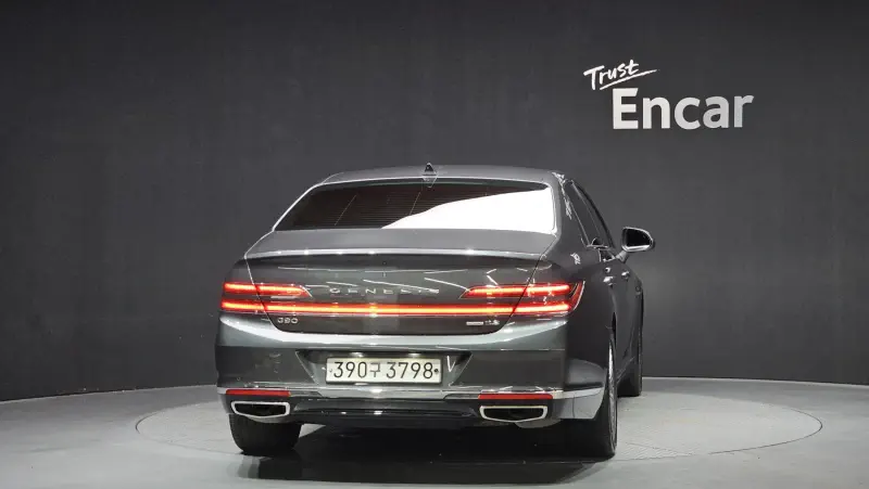 Genesis G90