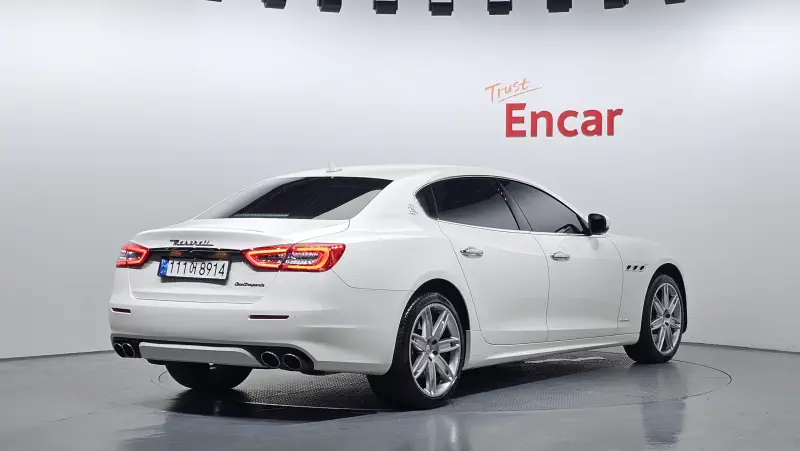 Maserati Quattroporte