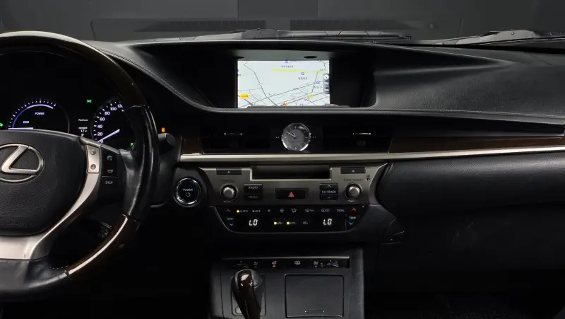 Lexus ES300h