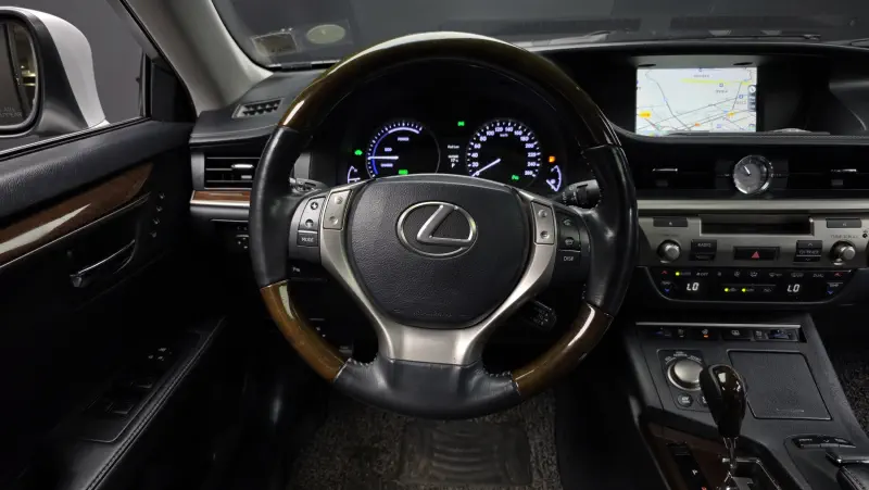 Lexus ES300h