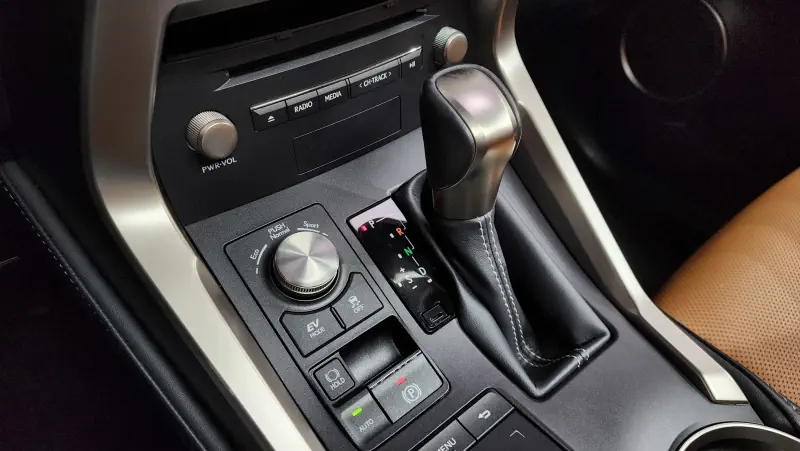 Lexus NX300h