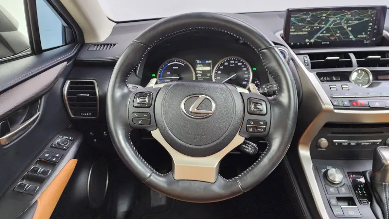 Lexus NX300h