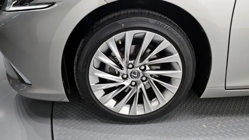 Lexus ES300h