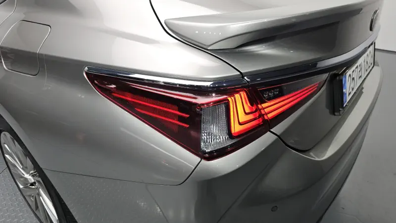 Lexus ES300h