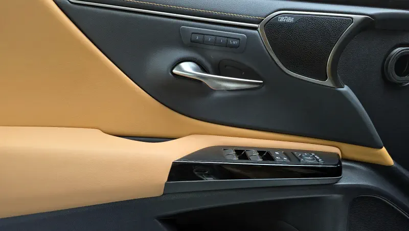 Lexus ES300h