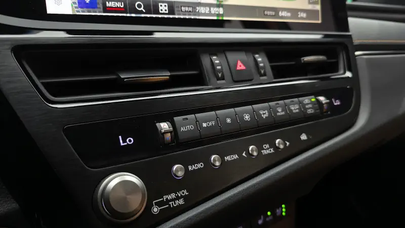 Lexus ES300h
