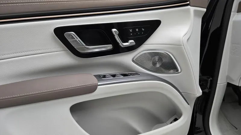 Mercedes-Benz EQS SUV
