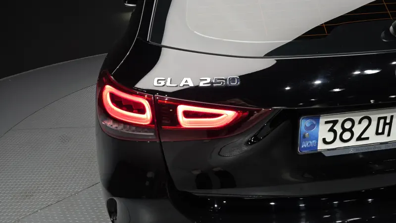 Mercedes-Benz GLA-Class