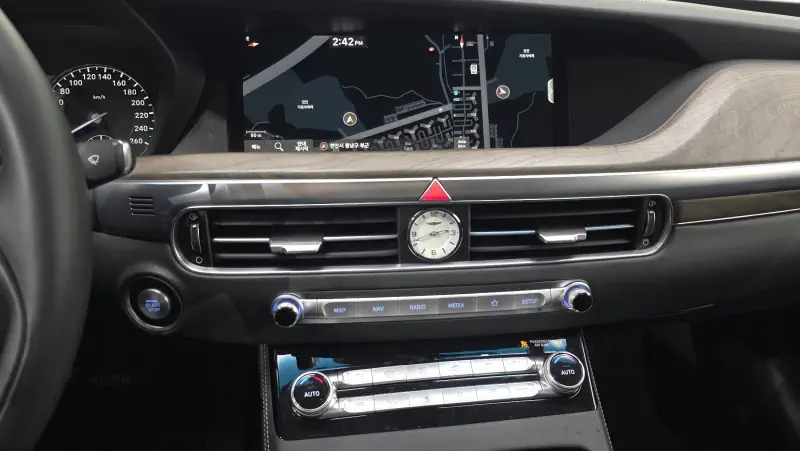 Genesis G90