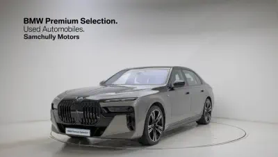 BMW i7