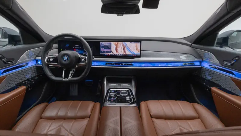 BMW i7