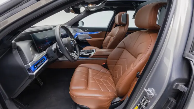 BMW i7