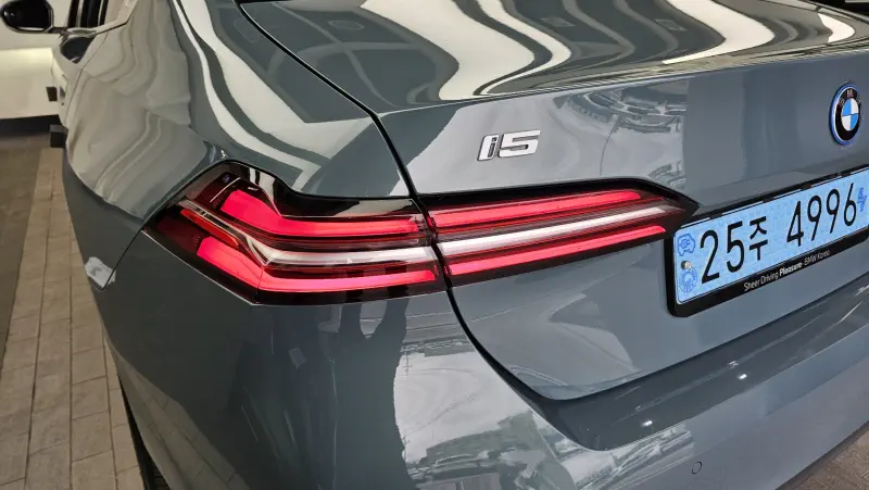 BMW i5