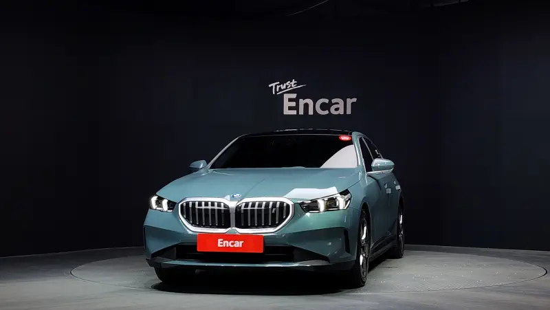 BMW i5
