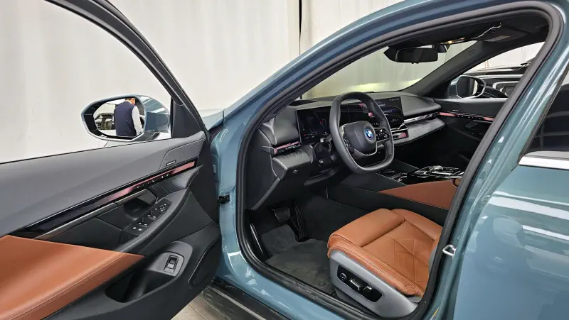 BMW i5