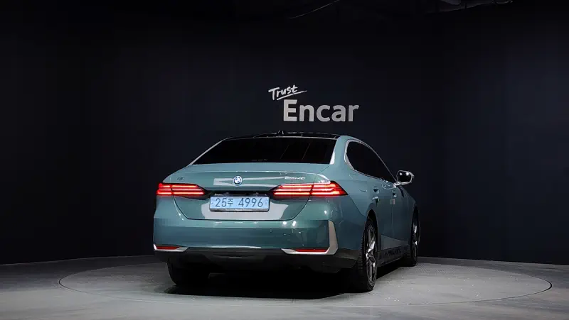 BMW i5
