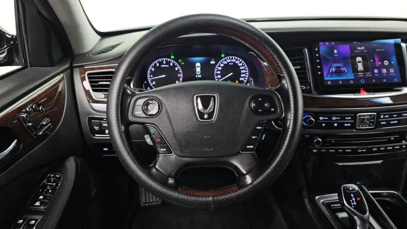 Hyundai Equus