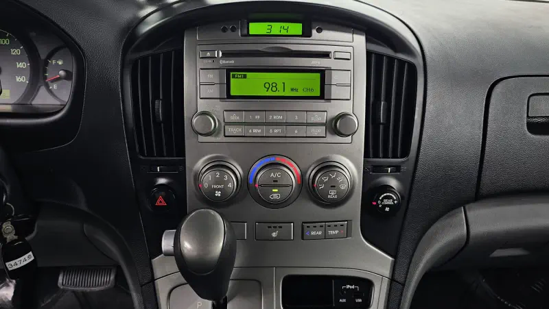 Hyundai Grand Starex