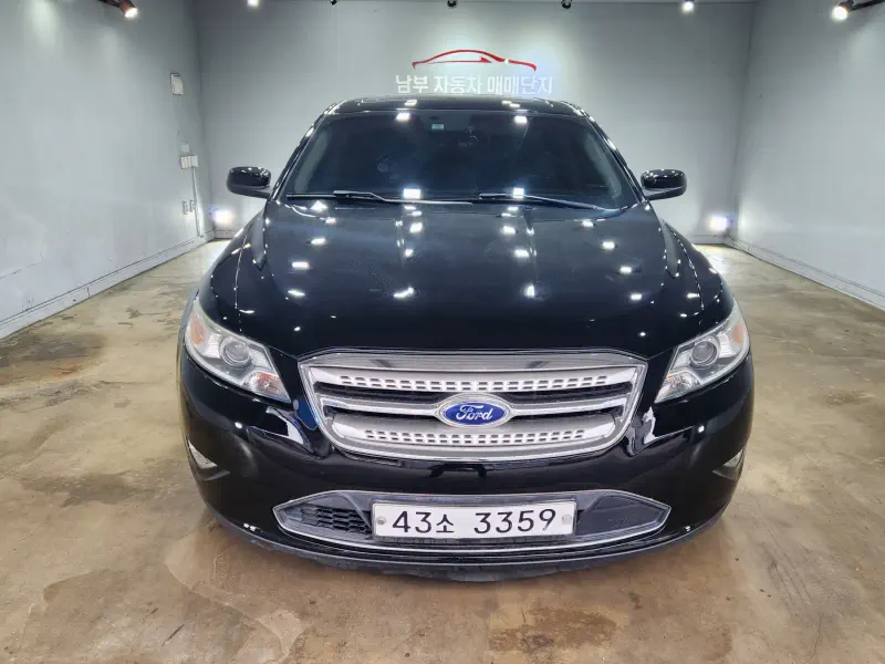 Ford Taurus