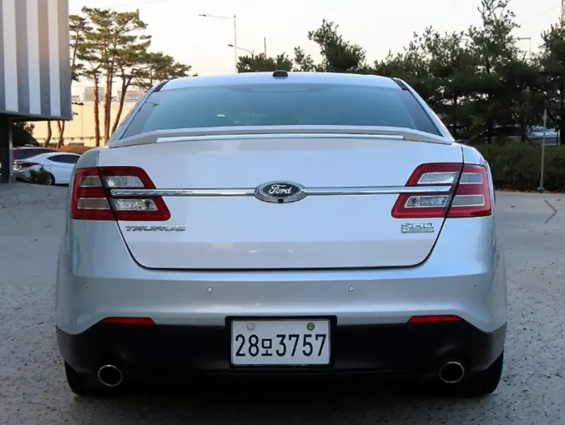 Ford Taurus