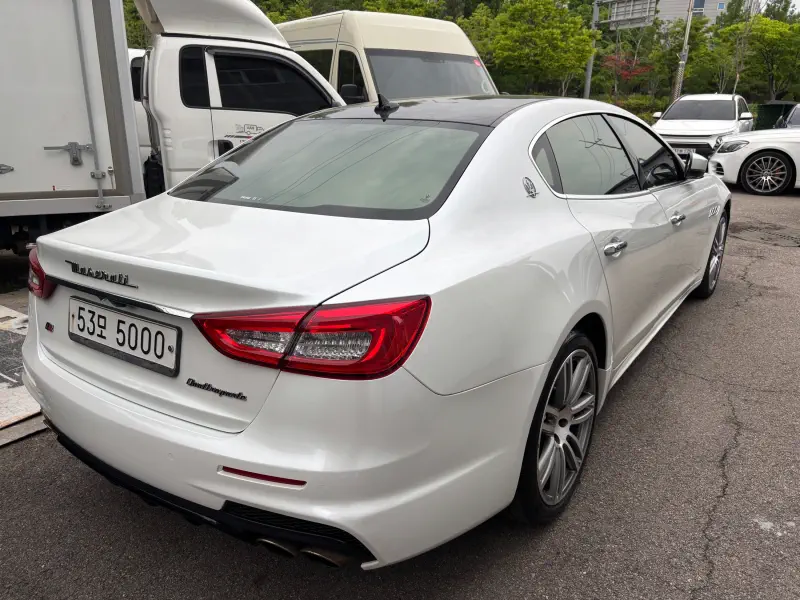 Maserati Quattroporte