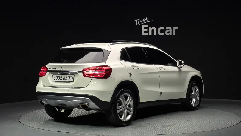 Mercedes-Benz GLA-Class