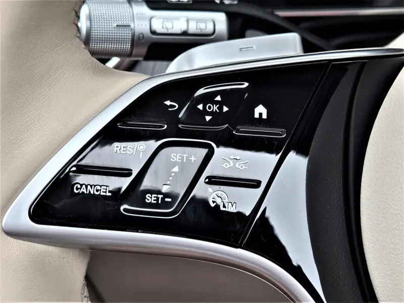 Mercedes-Benz EQS SUV