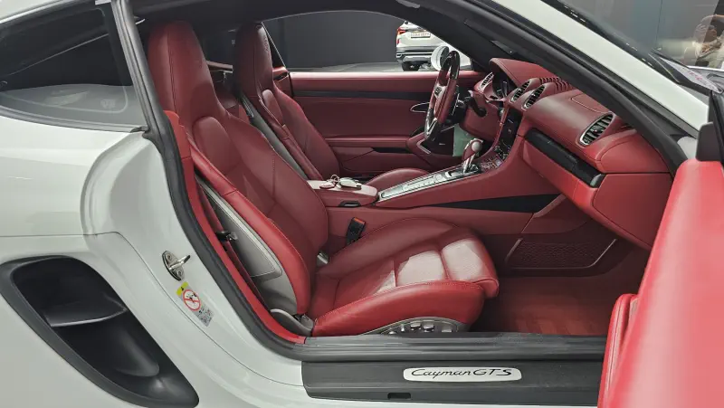 Porsche Cayman