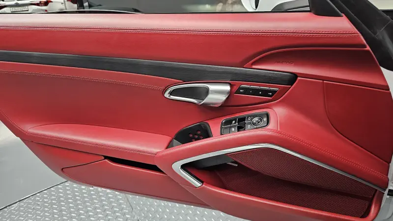 Porsche Cayman