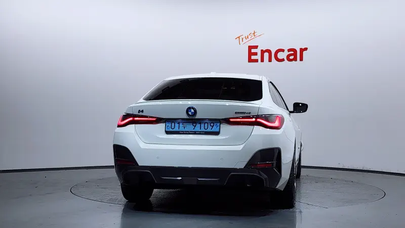 BMW i4