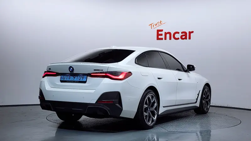 BMW i4