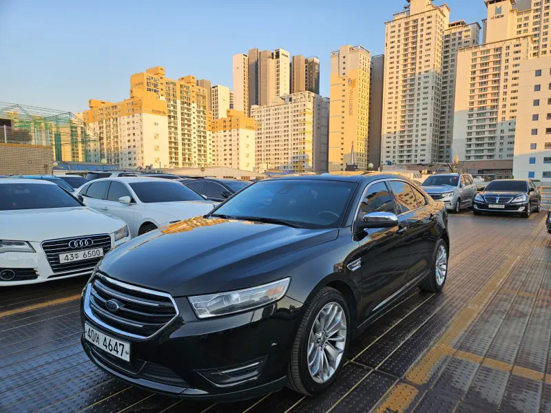 Ford Taurus