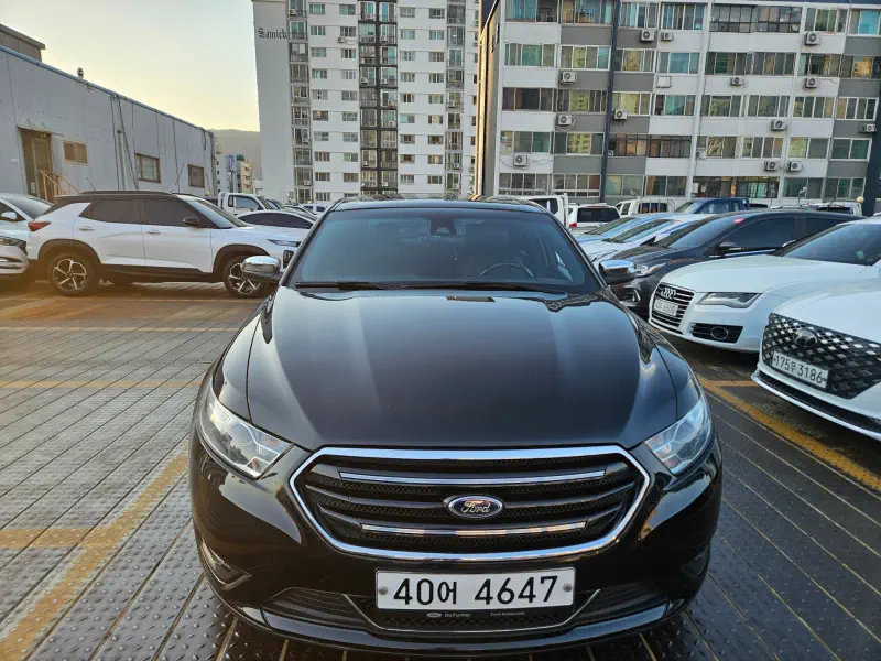 Ford Taurus