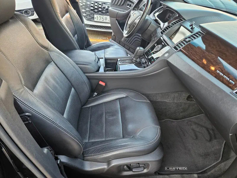 Ford Taurus