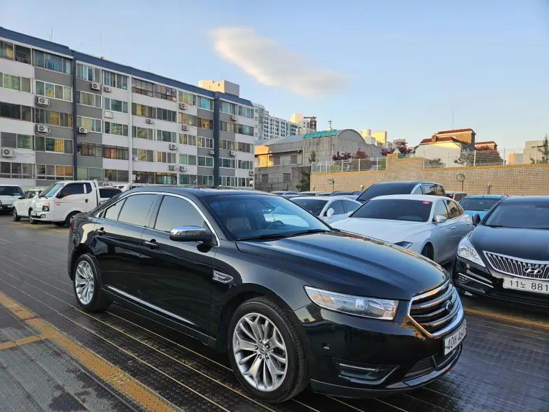 Ford Taurus