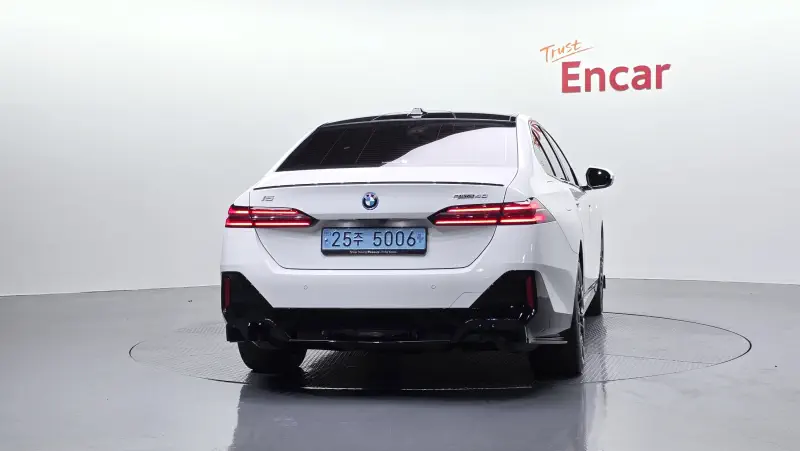 BMW i5