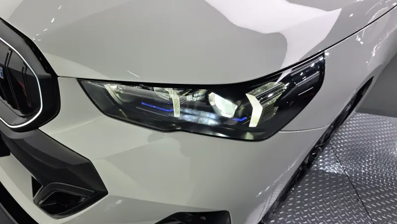 BMW i5