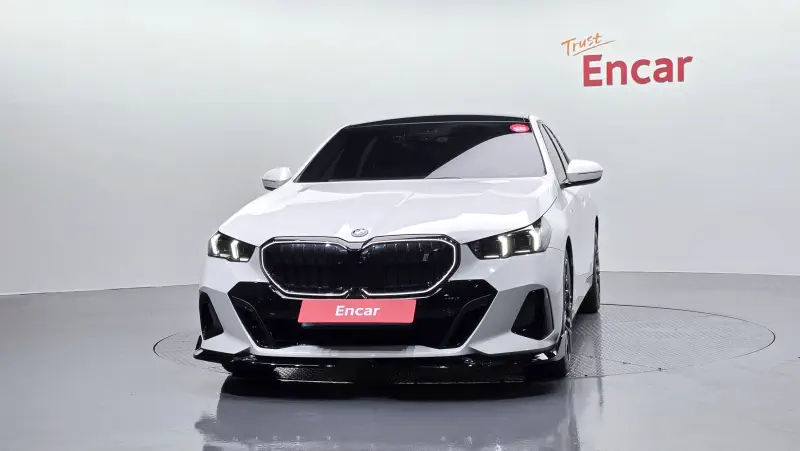 BMW i5