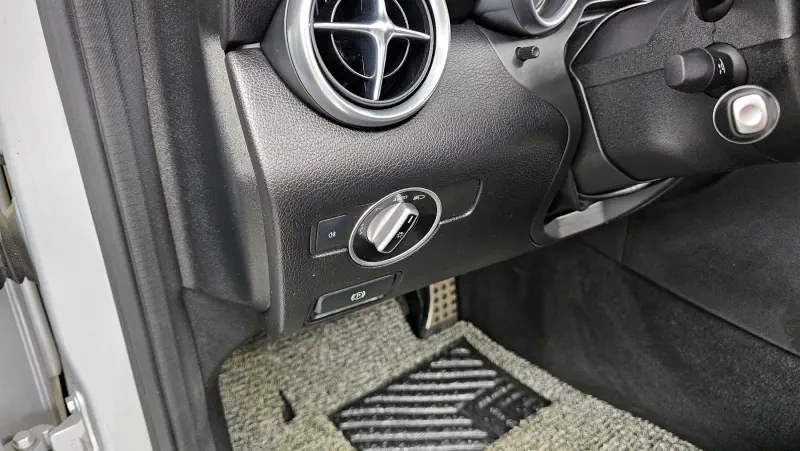 Mercedes-Benz SLC-Class