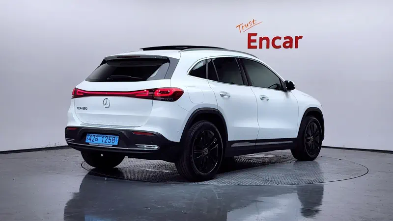 Mercedes-Benz EQA