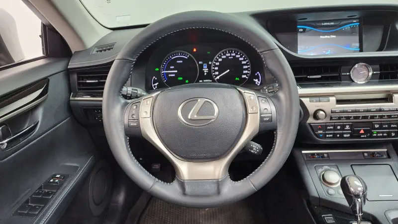 Lexus ES300h