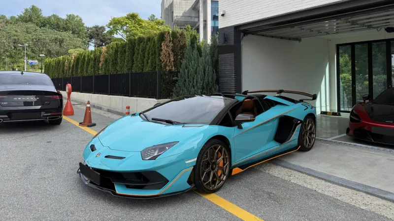 Lamborghini Aventador