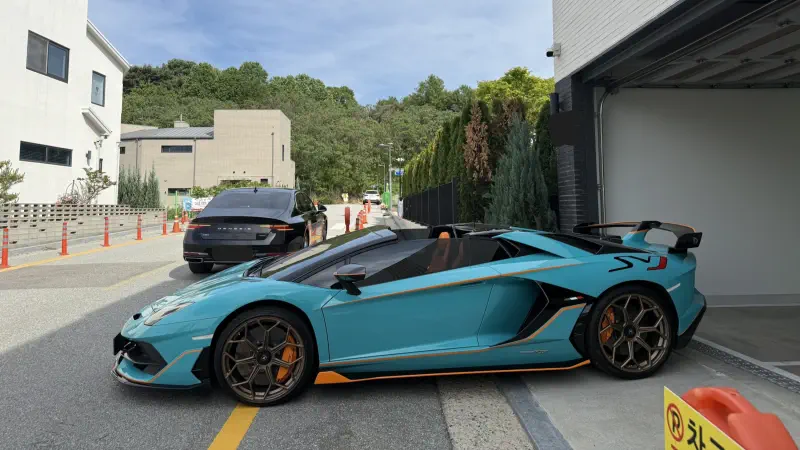 Lamborghini Aventador