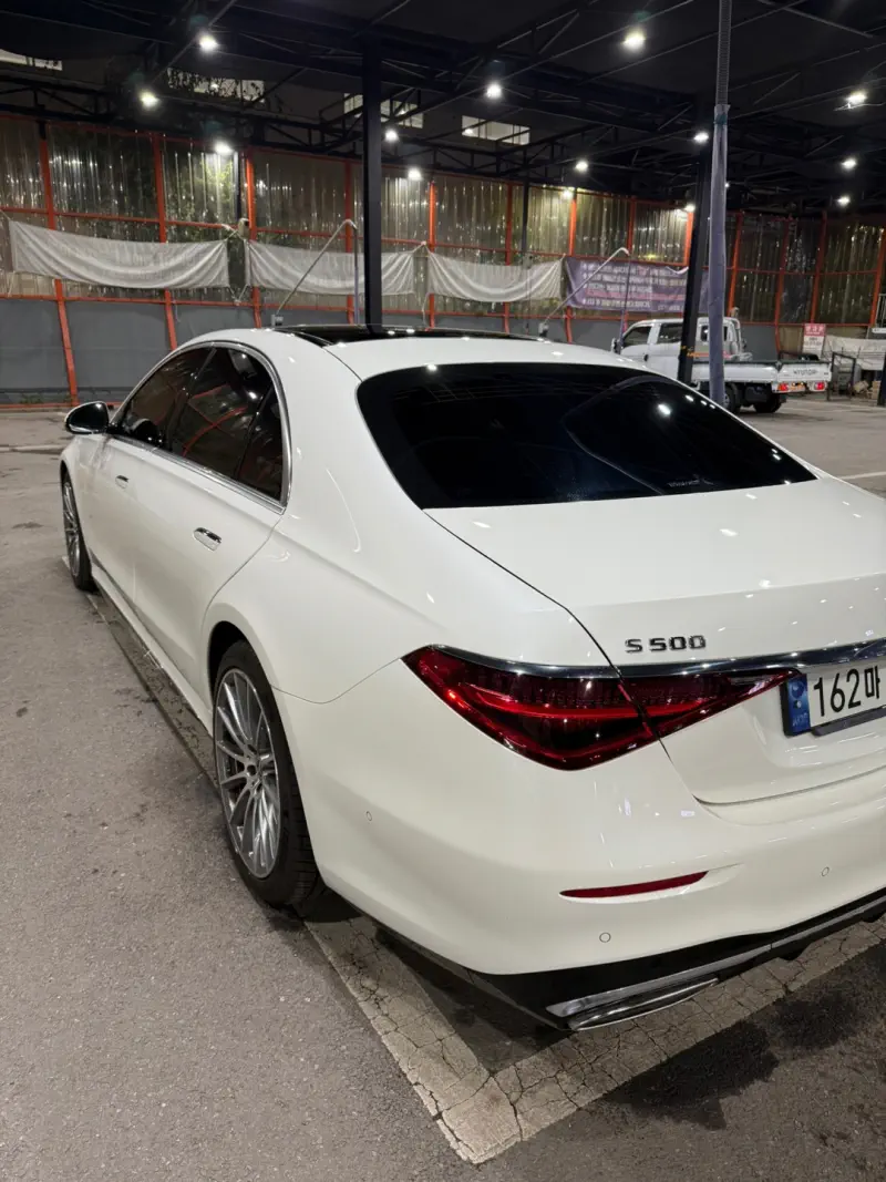 Mercedes-Benz S-Class