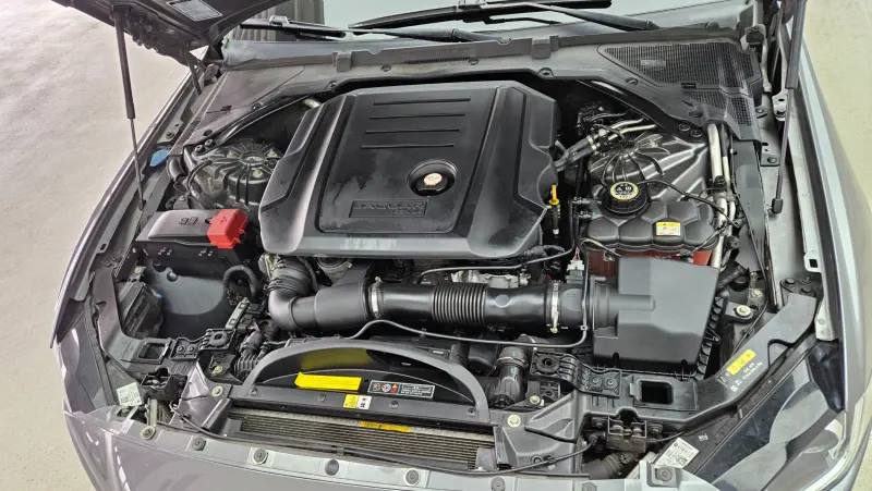 Jaguar XE