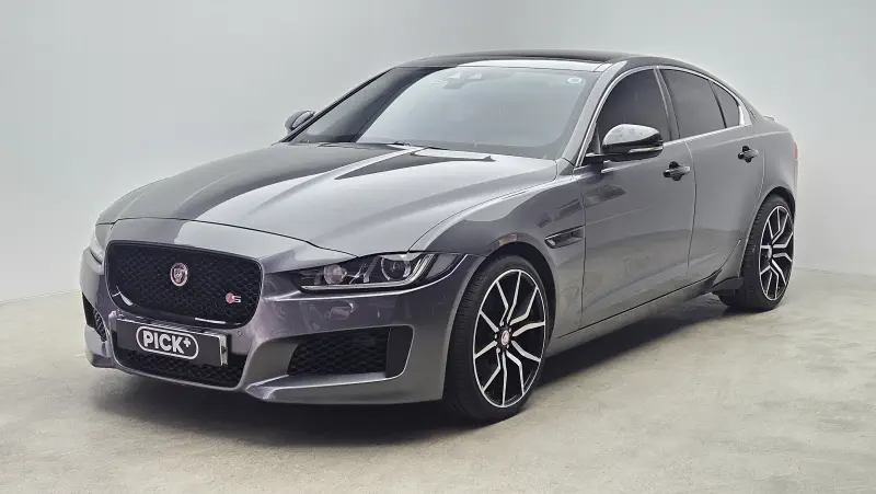 Jaguar XE