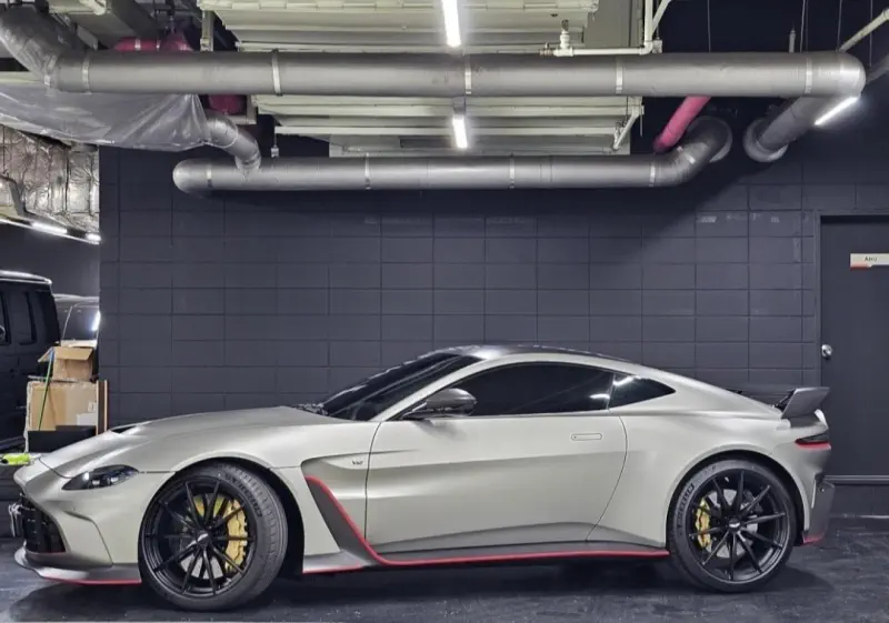 Aston Martin Vantage